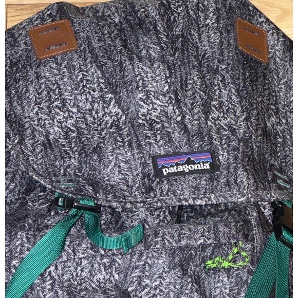 Patagonia Arbor Pack 26L backpack in a knit twill pattern with green straps - Picture 3 of 3
